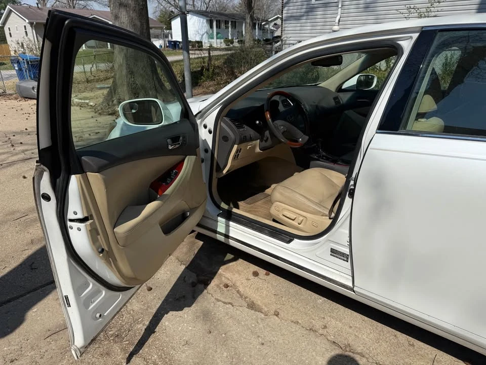 2008 Lexus ES 5th Gen - Image 9 of 19