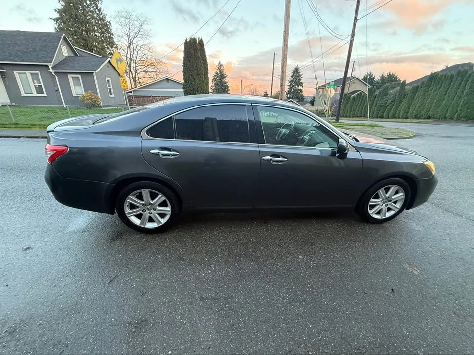 2008 Lexus ES 5th Gen - Image 2 of 15