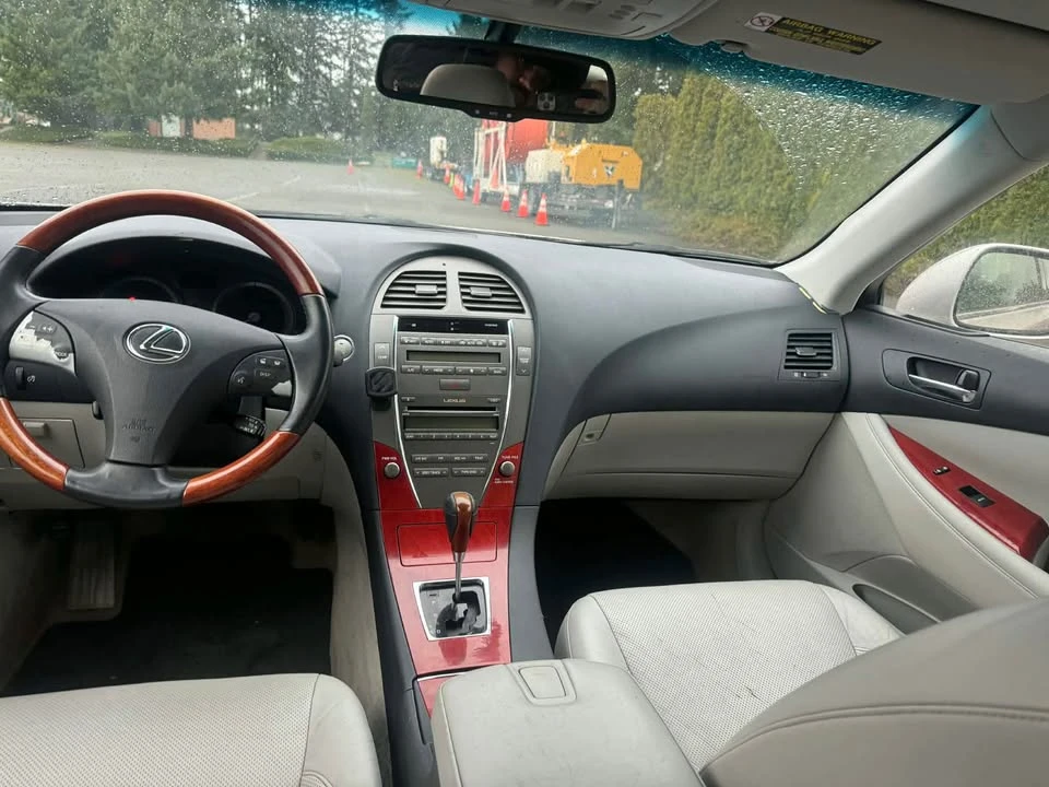 2008 Lexus ES 5th Gen - Image 9 of 13