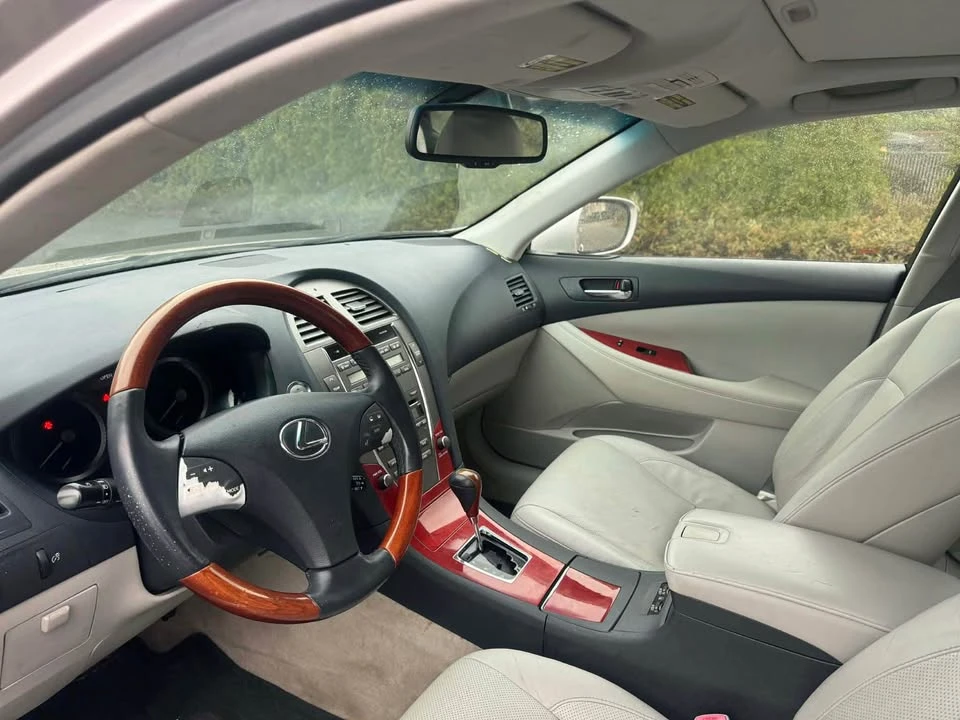 2008 Lexus ES 5th Gen - Image 12 of 13