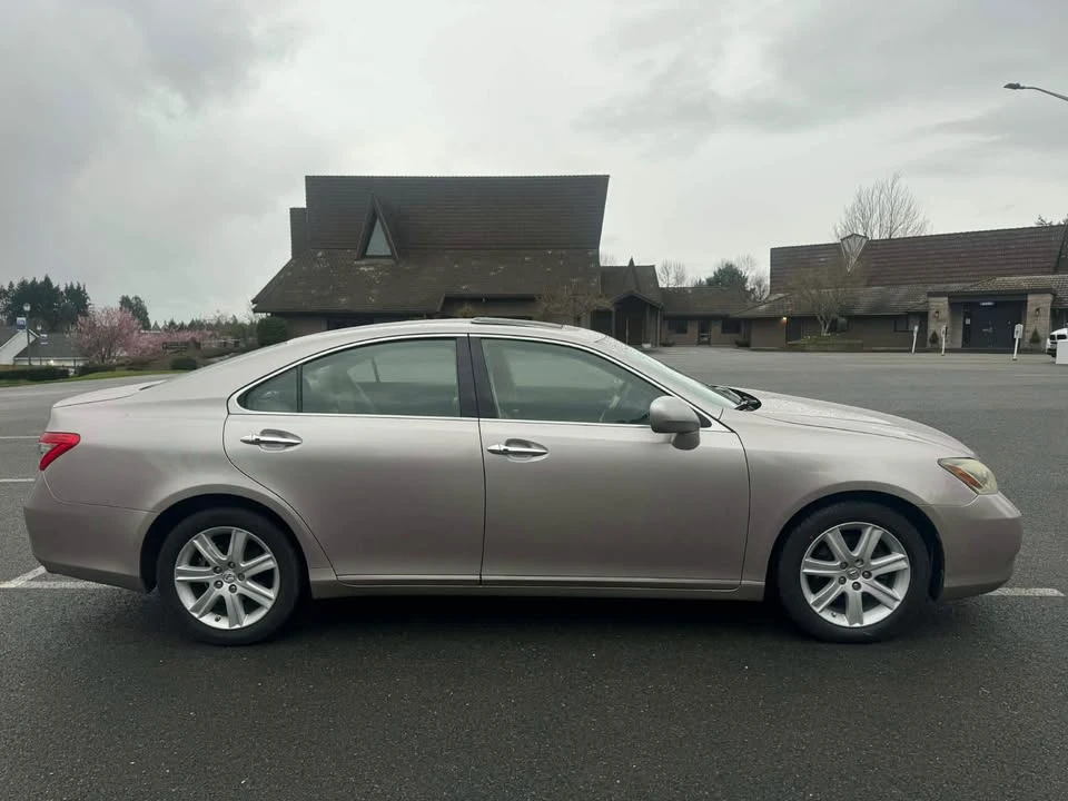 2008 Lexus ES 5th Gen - Image 5 of 13