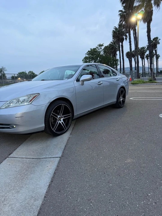 2008 Lexus ES 5th Gen - Image 5 of 16