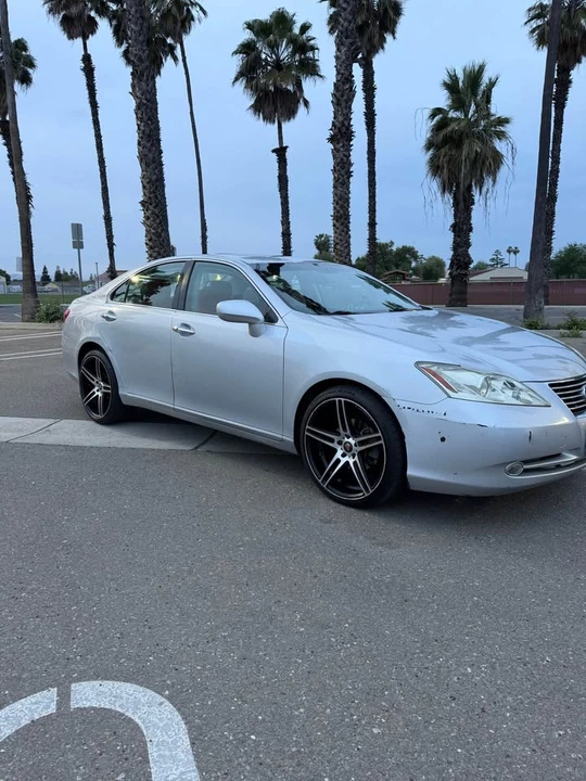 2008 Lexus ES 5th Gen - Image 4 of 16