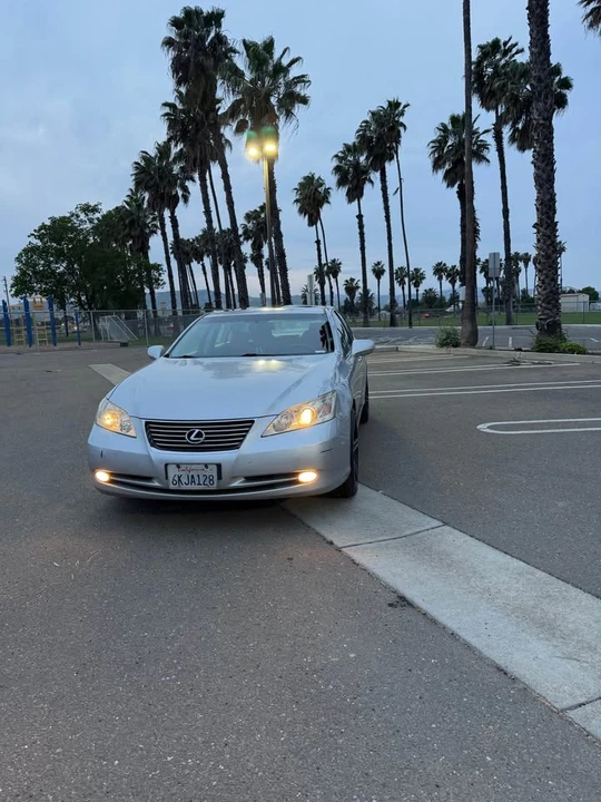 2008 Lexus ES 5th Gen - Image 2 of 16