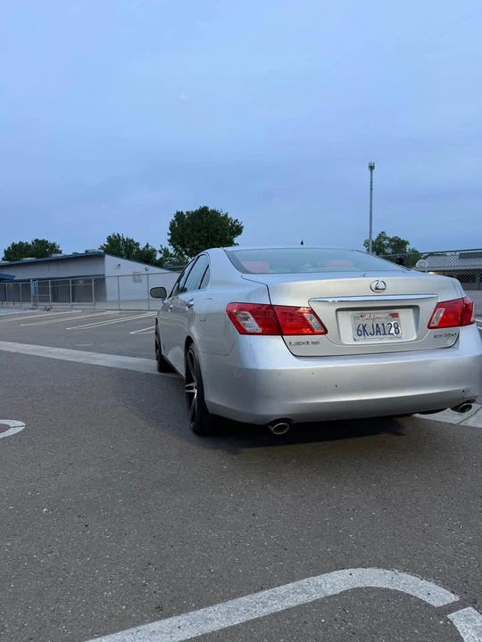 2008 Lexus ES 5th Gen - Image 9 of 16