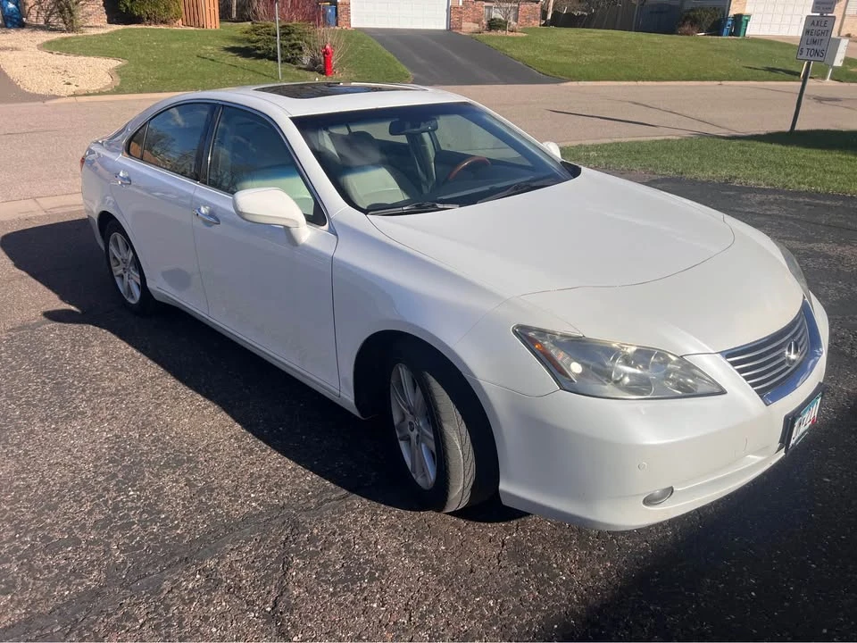 2008 Lexus ES 5th Gen - Image 2 of 14