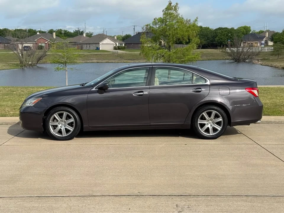 2008 Lexus ES 5th Gen - Image 2 of 15