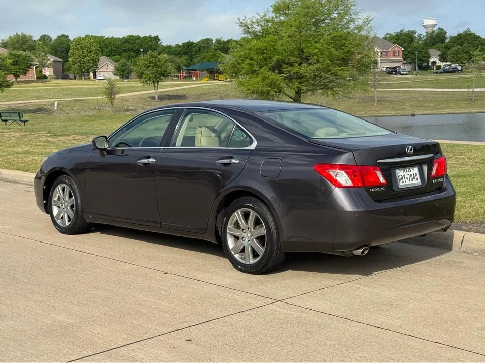 2008 Lexus ES 5th Gen - Image 3 of 15