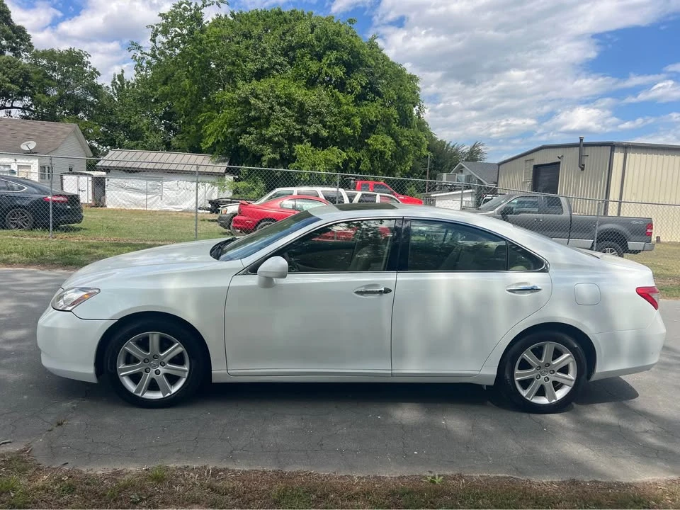 2008 Lexus ES 5th Gen - Image 4 of 11