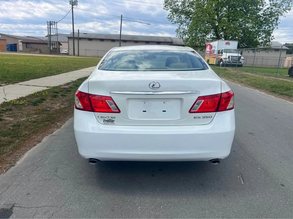 2008 Lexus ES 5th Gen - Image 5 of 11