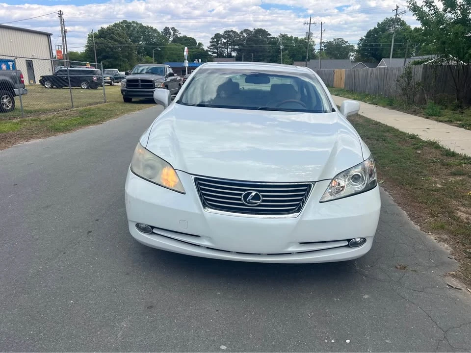 2008 Lexus ES 5th Gen - Image 2 of 11