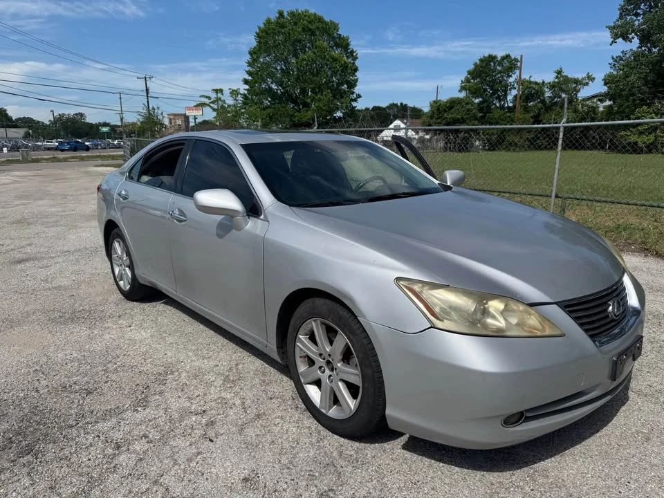 2008 Lexus ES 5th Gen - Image 2 of 10