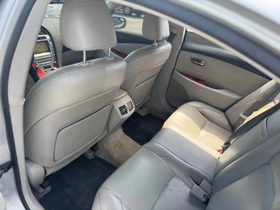 2008 Lexus ES 5th Gen - Image 5 of 10