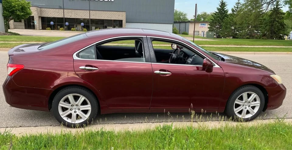 2008 Lexus ES 5th Gen - Image 3 of 10