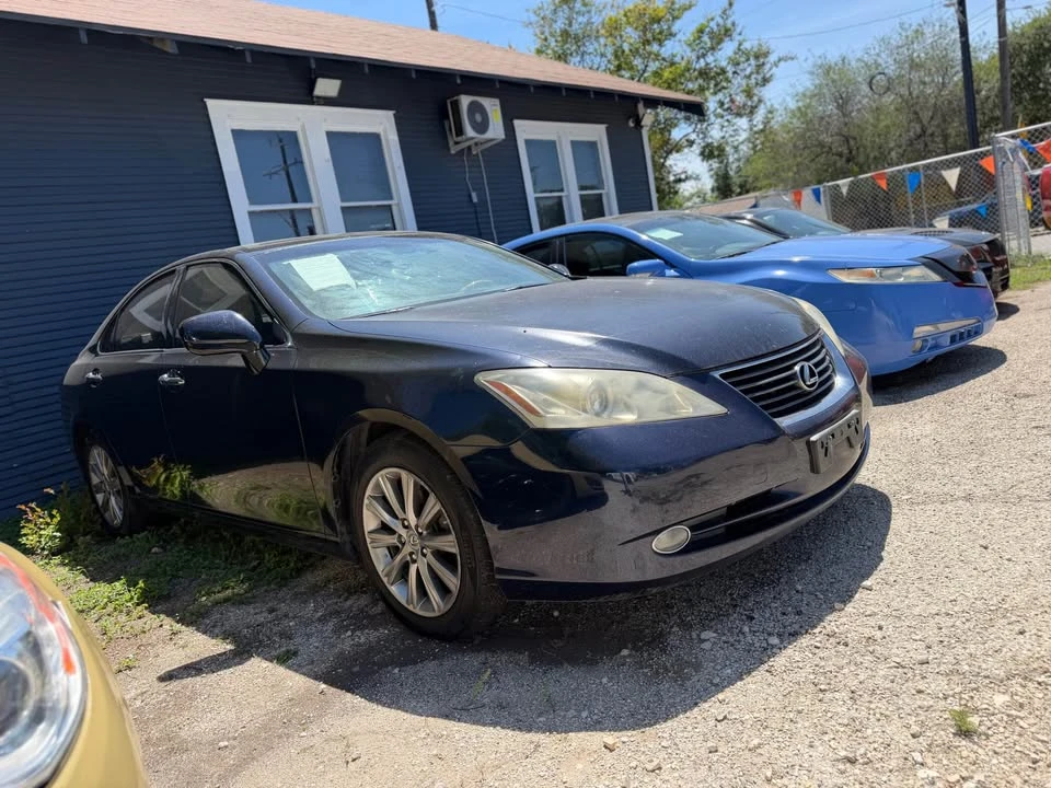 2008 Lexus ES 5th Gen - Image 2 of 4