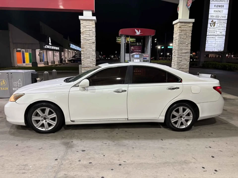 2008 Lexus ES 5th Gen - Image 2 of 10