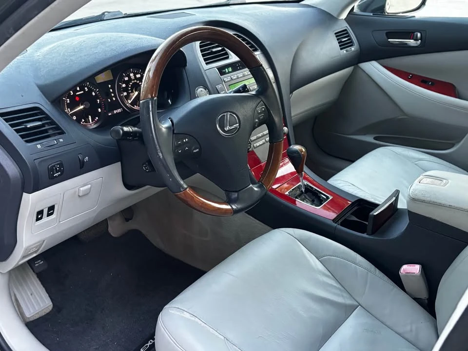 2008 Lexus ES 5th Gen - Image 14 of 19