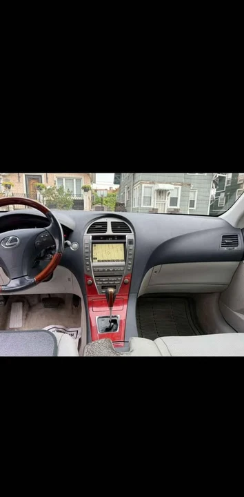 2008 Lexus ES 5th Gen - Image 12 of 17