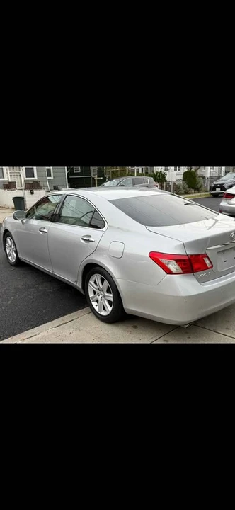 2008 Lexus ES 5th Gen - Image 2 of 17