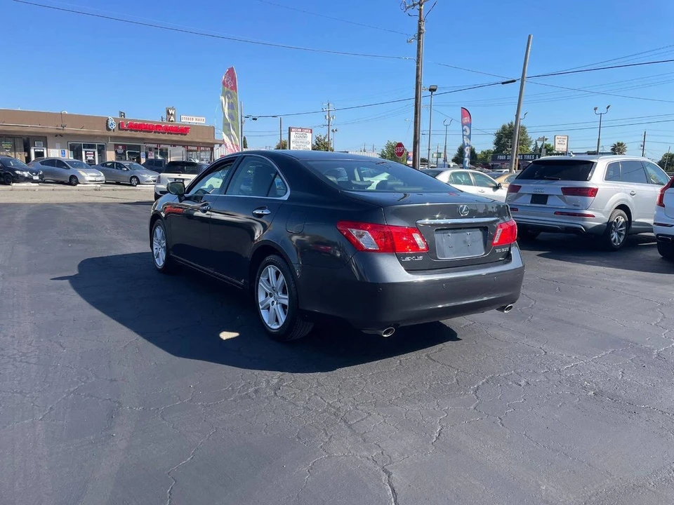 2008 Lexus ES 5th Gen - Image 4 of 17