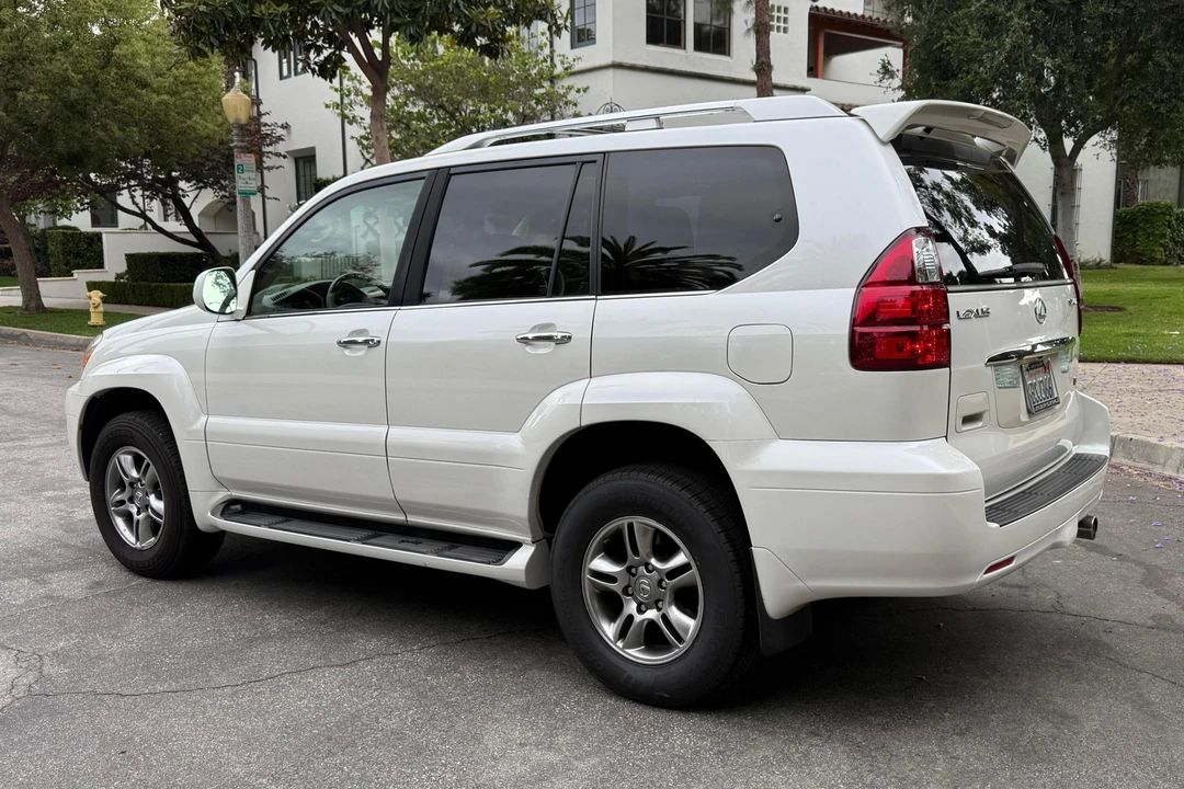 2008 Lexus GX 1st Gen - Image 4 of 31