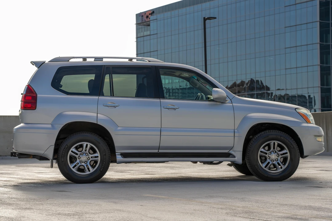 2008 Lexus GX 1st Gen - Image 3 of 31
