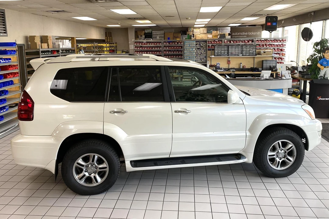2008 Lexus GX 1st Gen - Image 3 of 31