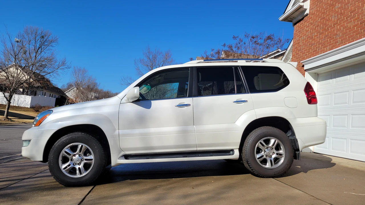 2008 Lexus GX 1st Gen - Image 13 of 31