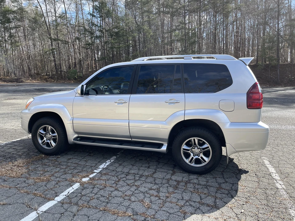 2008 Lexus GX 1st Gen - Image 11 of 31