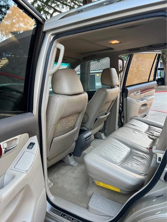 2008 Lexus GX 1st Gen - Image 9 of 15