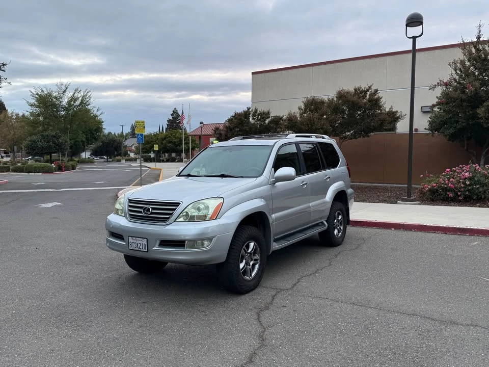 2008 Lexus GX 1st Gen - Image 3 of 9