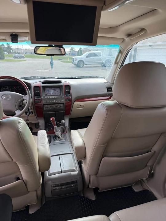 2008 Lexus GX 1st Gen - Image 10 of 13
