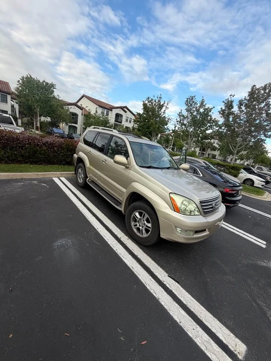 2008 Lexus GX 1st Gen - Image 2 of 13