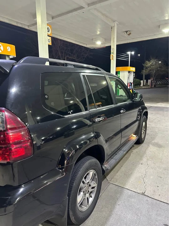 2008 Lexus GX 1st Gen - Image 3 of 6