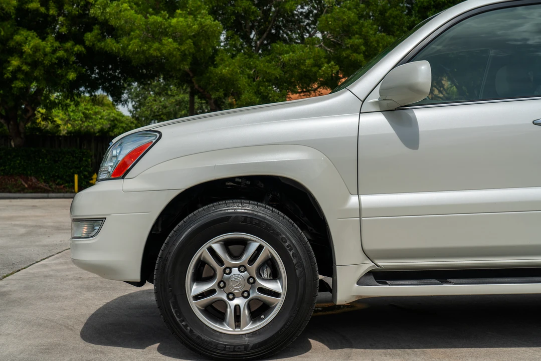 2008 Lexus GX 1st Gen - Image 17 of 31