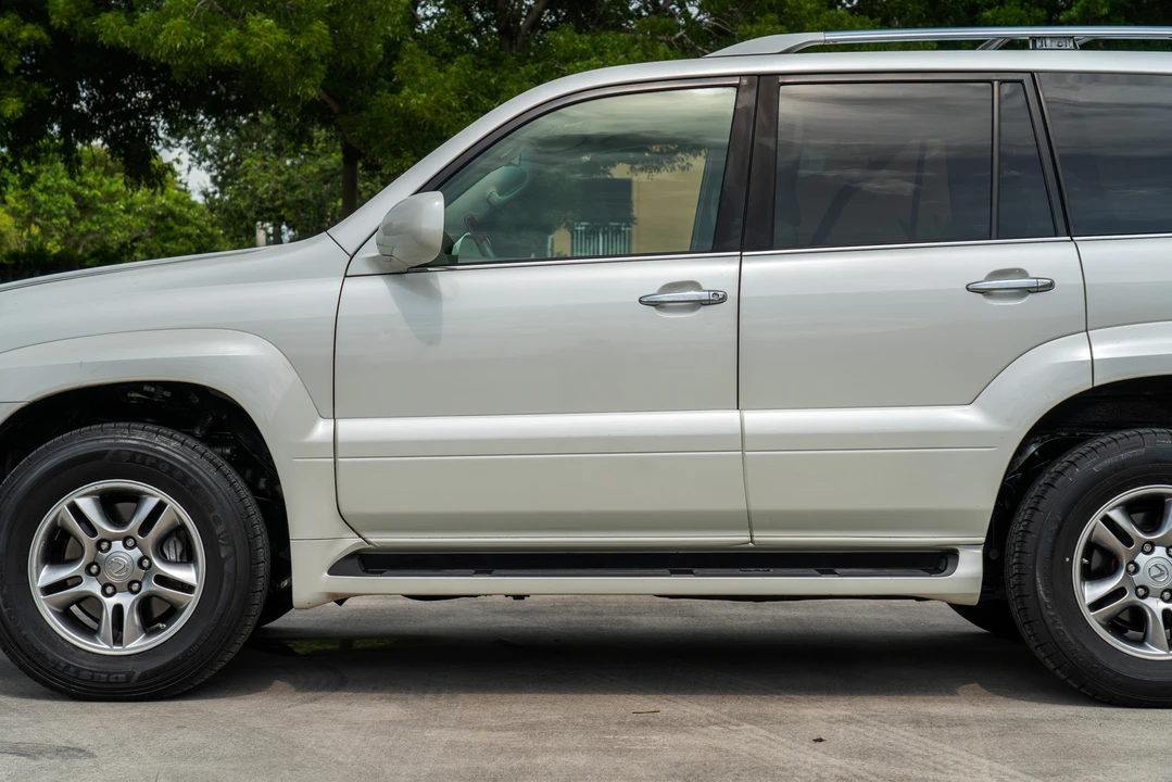 2008 Lexus GX 1st Gen - Image 18 of 31