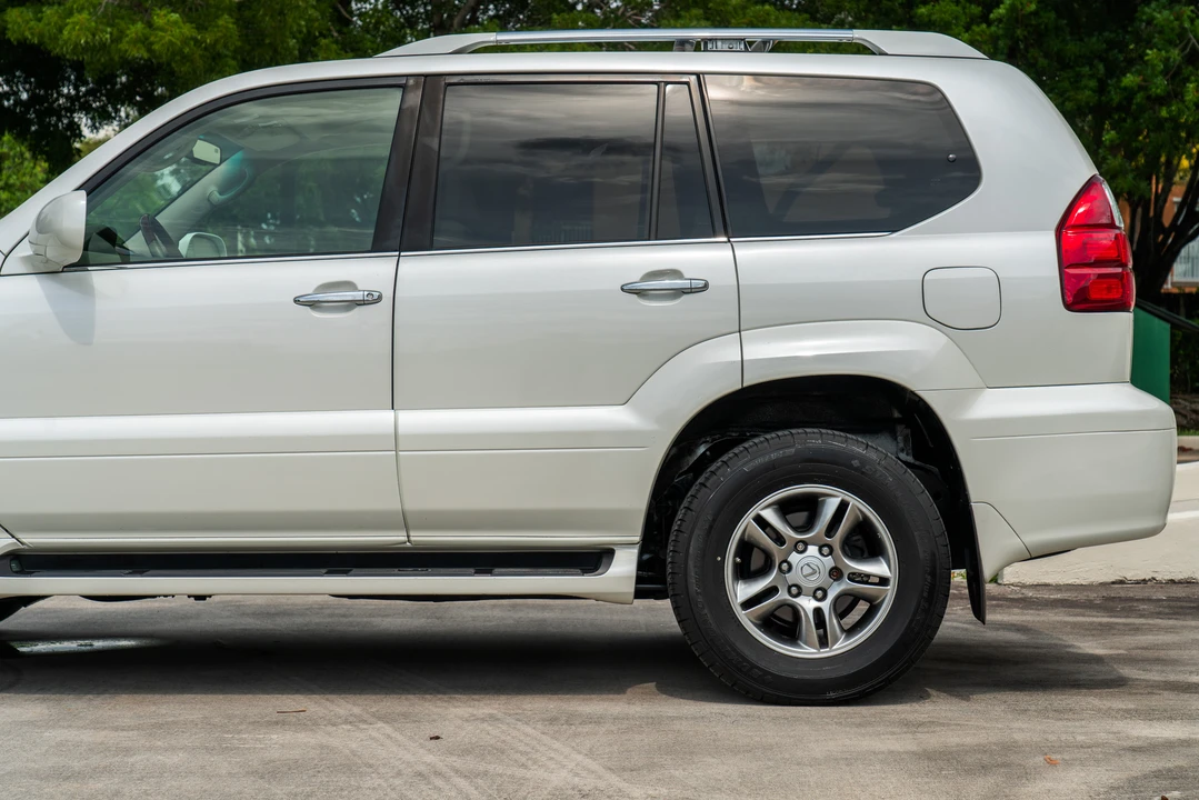 2008 Lexus GX 1st Gen - Image 19 of 31