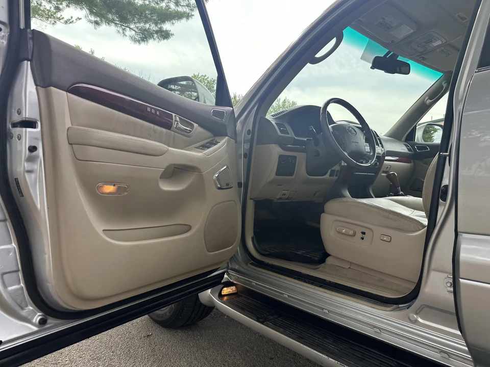 2008 Lexus GX 1st Gen - Image 27 of 31