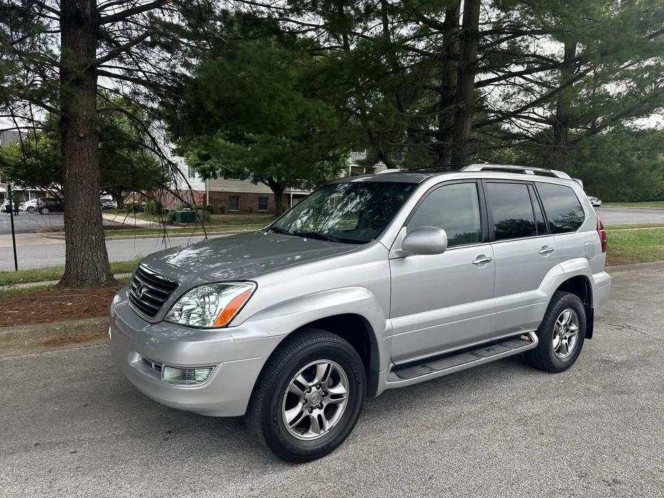 2008 Lexus GX 1st Gen - Image 2 of 31