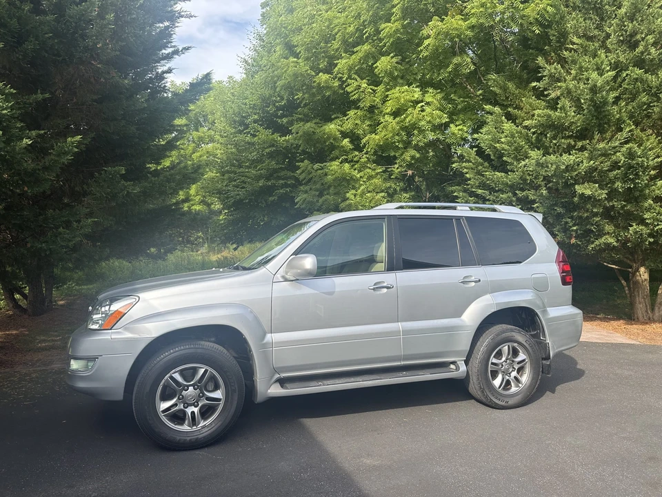 2008 Lexus GX 1st Gen - Image 16 of 31