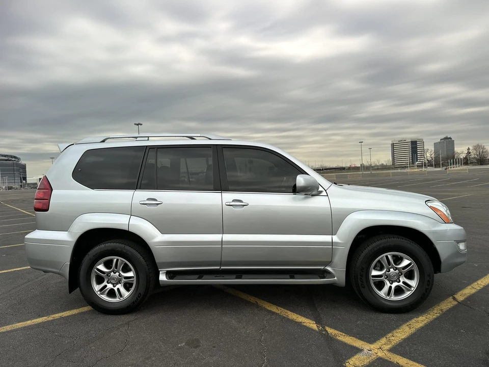 2008 Lexus GX 1st Gen - Image 15 of 31