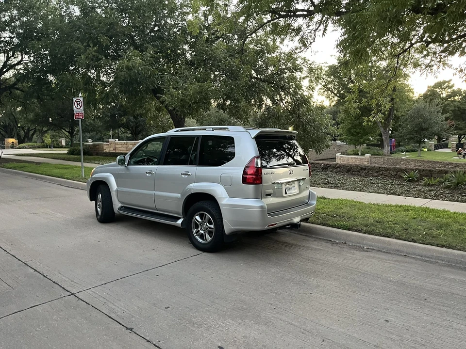 2008 Lexus GX 1st Gen - Image 10 of 31