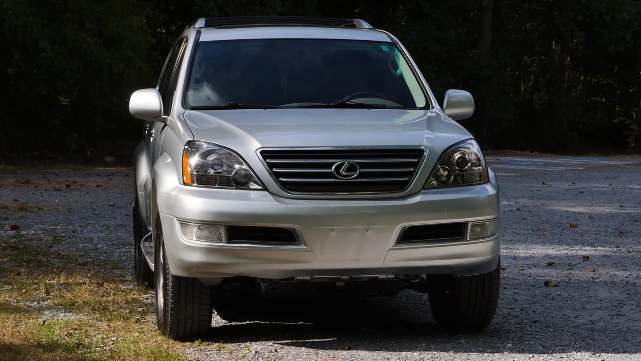 2008 Lexus GX 1st Gen - Image 2 of 31
