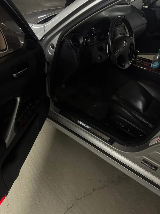 2008 Lexus IS 2nd Gen - Image 6 of 8