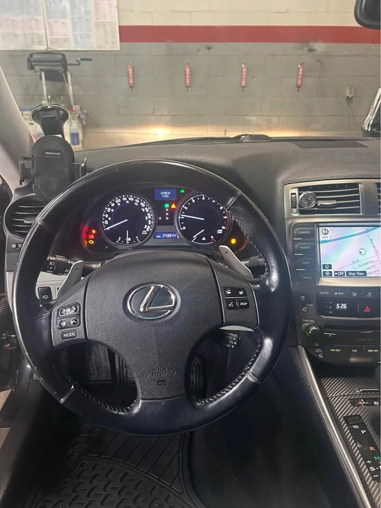 2008 Lexus IS 2nd Gen - Image 10 of 13