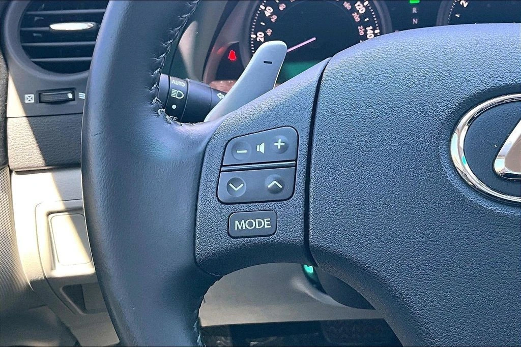 2008 Lexus IS 2nd Gen - Image 24 of 31