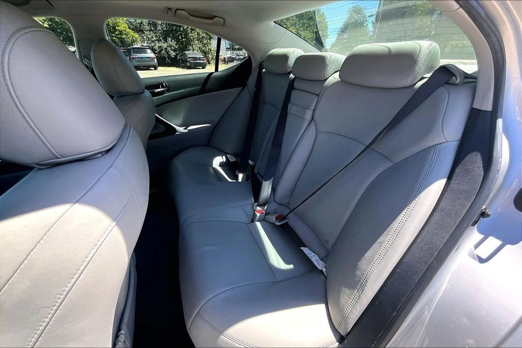 2008 Lexus IS 2nd Gen - Image 21 of 31