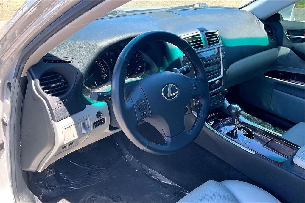 2008 Lexus IS 2nd Gen - Image 18 of 31