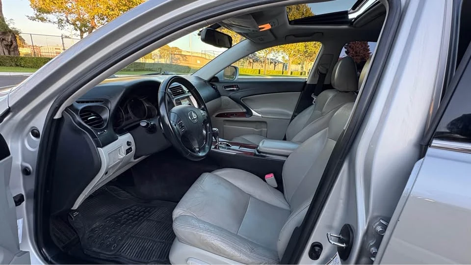2008 Lexus IS 2nd Gen - Image 9 of 15