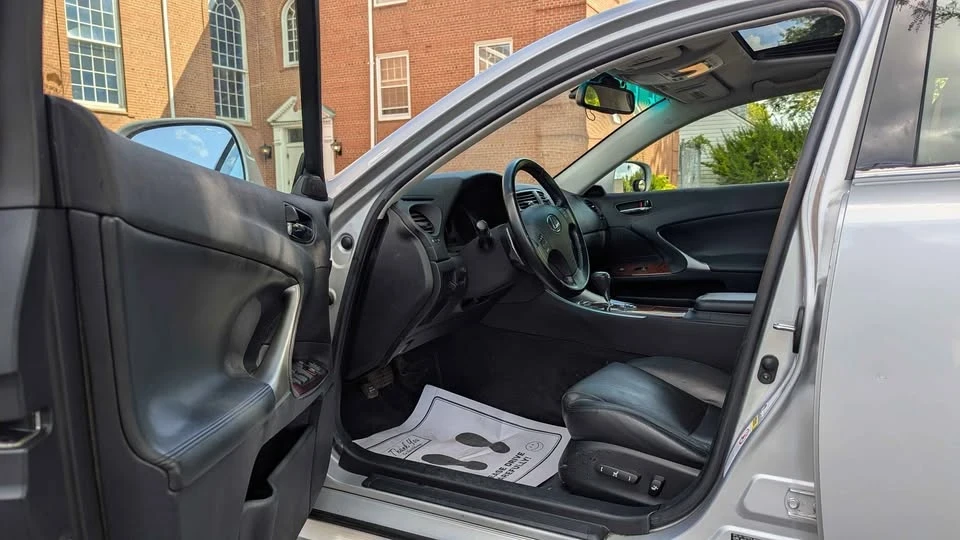 2008 Lexus IS 2nd Gen - Image 5 of 9